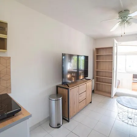 Vue Sur Lac, A 700m, Wifi Apartment Port-la-Nouvelle