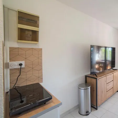 Vue Sur Lac, A 700m, Wifi Apartment Port-la-Nouvelle